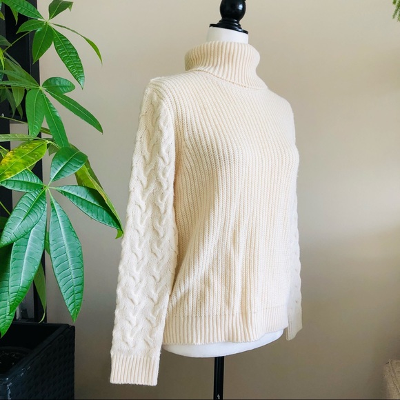 Forever 21 Sweaters - ❌SOLD❌🟡2/$30 | F21 | Cable knit sweater